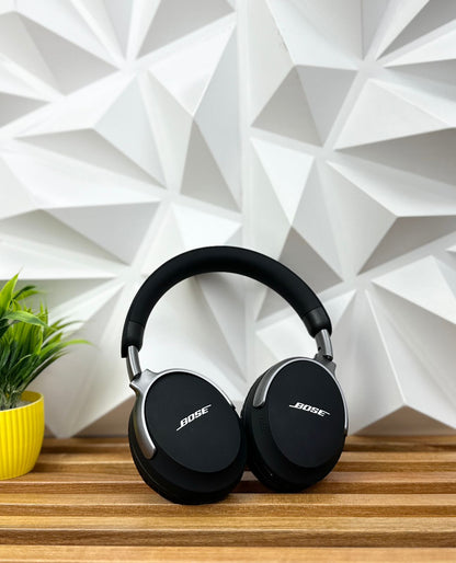 Bose New QuietComfort Ultra Wireless Noise Cancelling Headphones with Spatial Audio, Over-The-Ear Headphones with Mic, Up to 24 Hours of Battery Life, Black