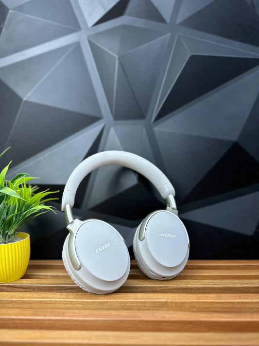 Bose New QuietComfort Ultra Wireless Noise Cancelling Headphones with Spatial Audio, Over-The-Ear Headphones with Mic, Up to 24 Hours of Battery Life, Black