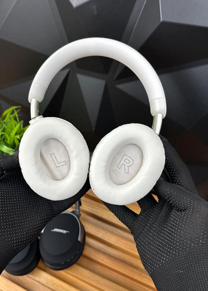 Bose New QuietComfort Ultra Wireless Noise Cancelling Headphones with Spatial Audio, Over-The-Ear Headphones with Mic, Up to 24 Hours of Battery Life, Black